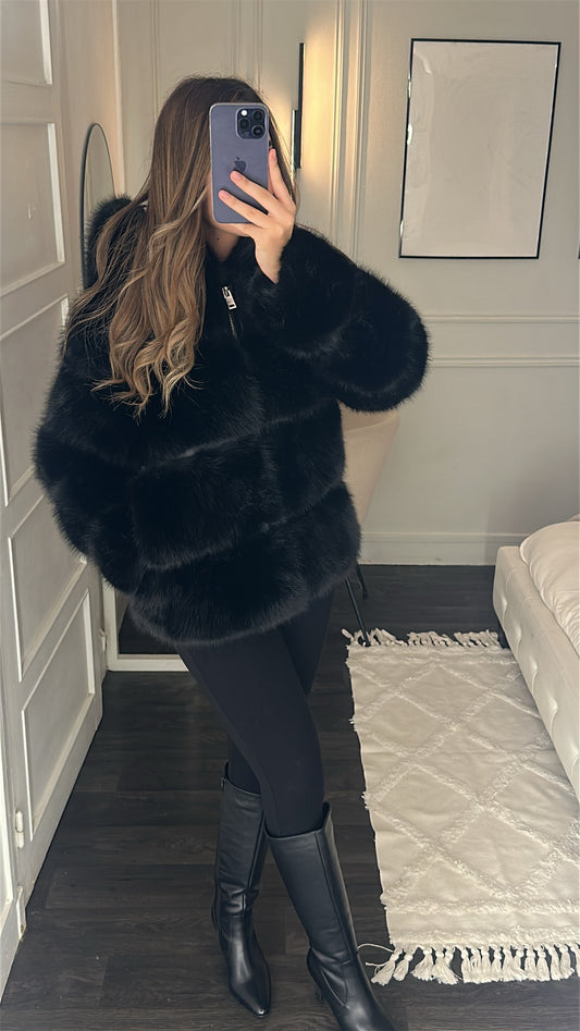 Fourrure Noir à Capuche