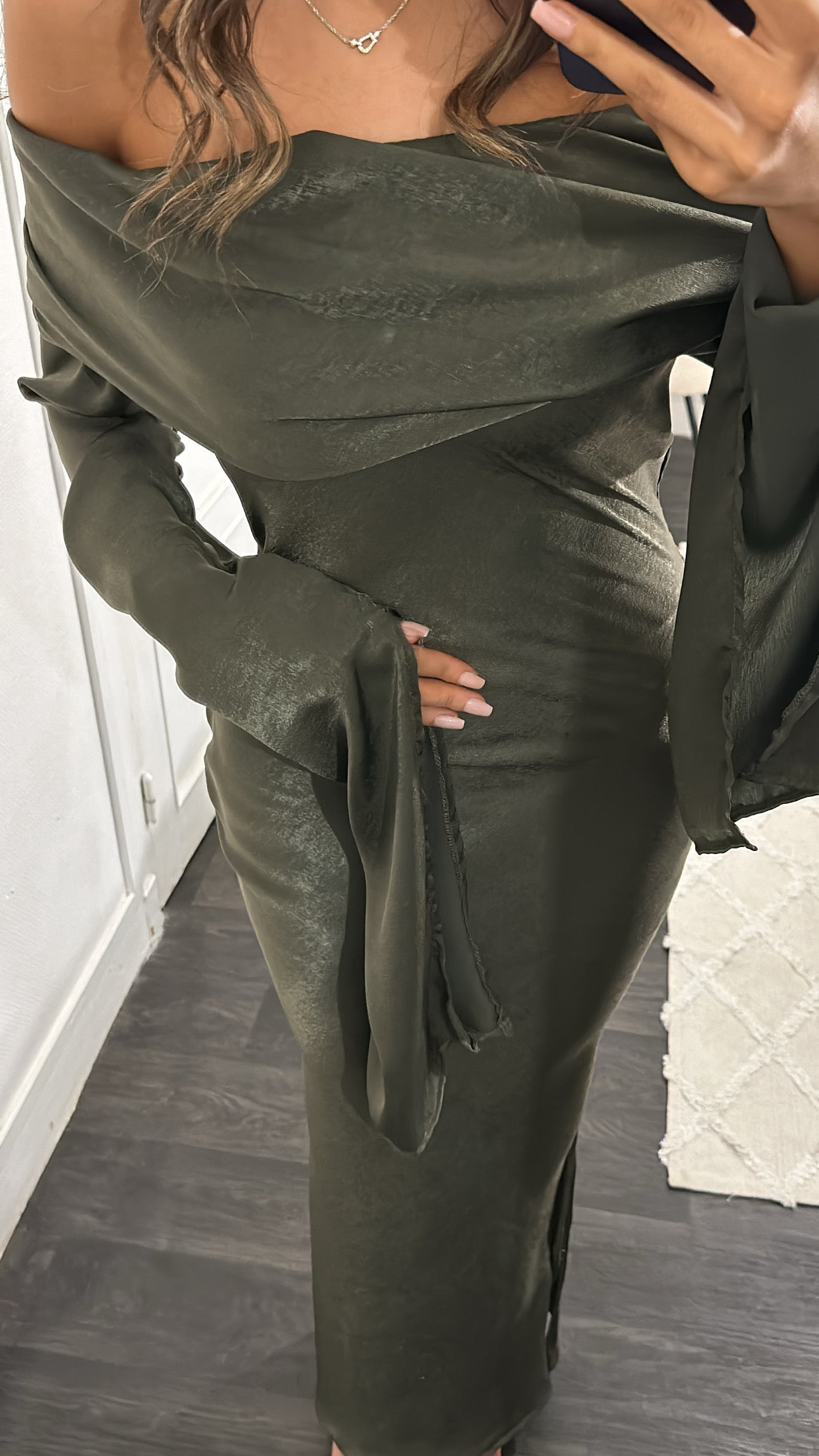 Robe en Satin Kaki
